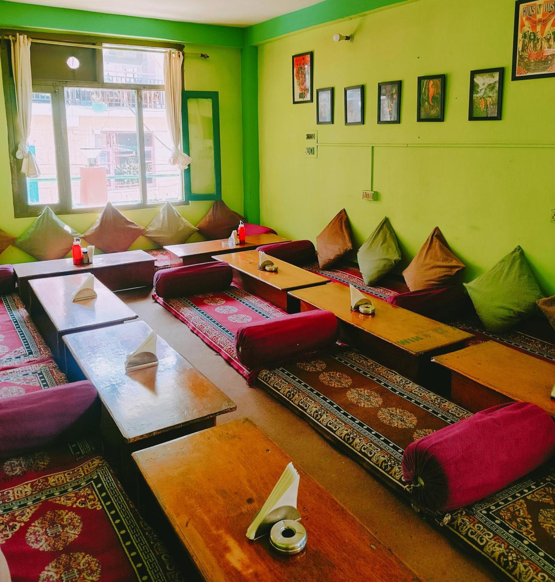 Non Stop Cafe Hostel & Stay Manāli Exterior foto