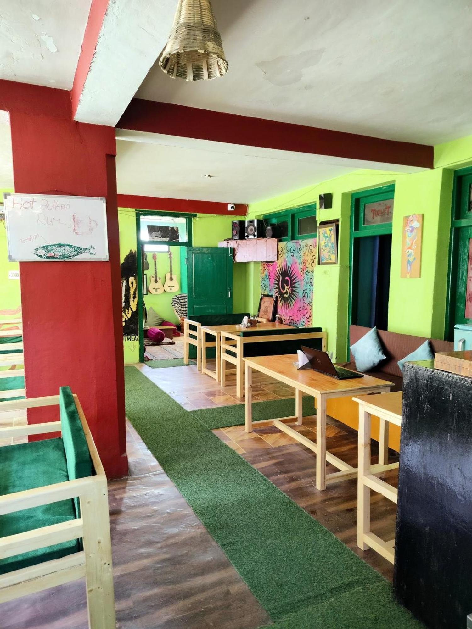 Non Stop Cafe Hostel & Stay Manāli Exterior foto