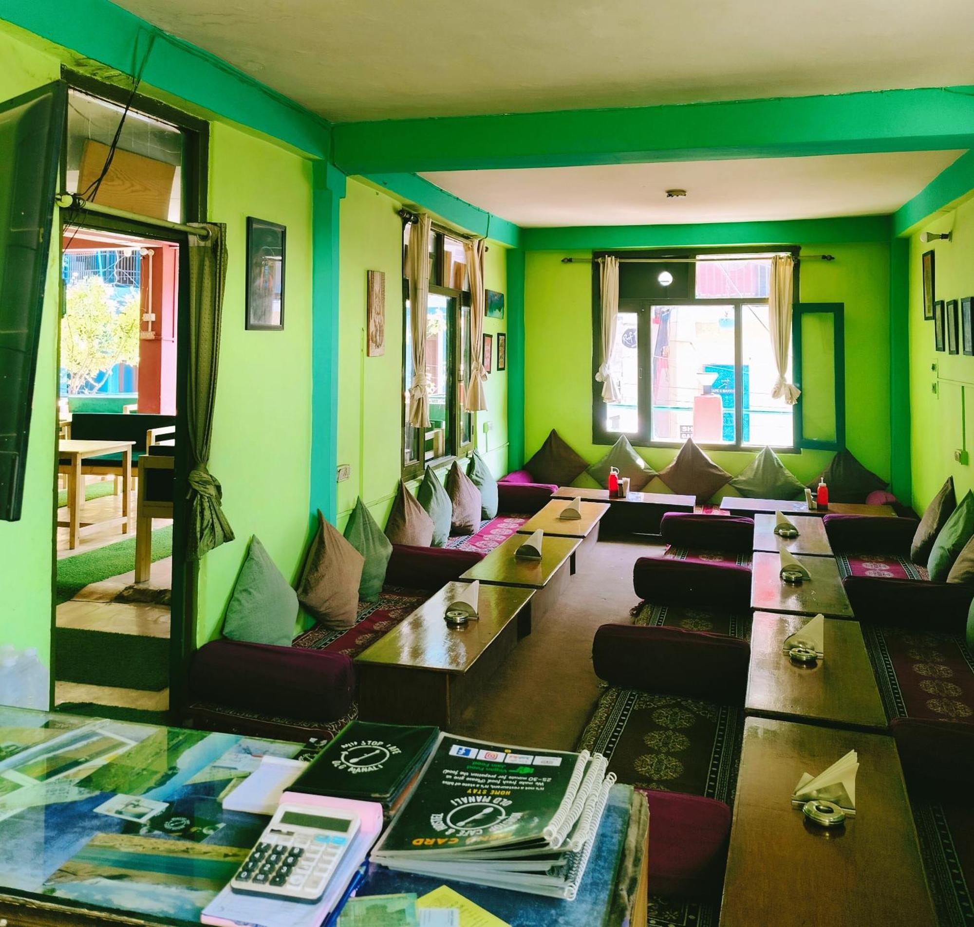 Non Stop Cafe Hostel & Stay Manāli Exterior foto