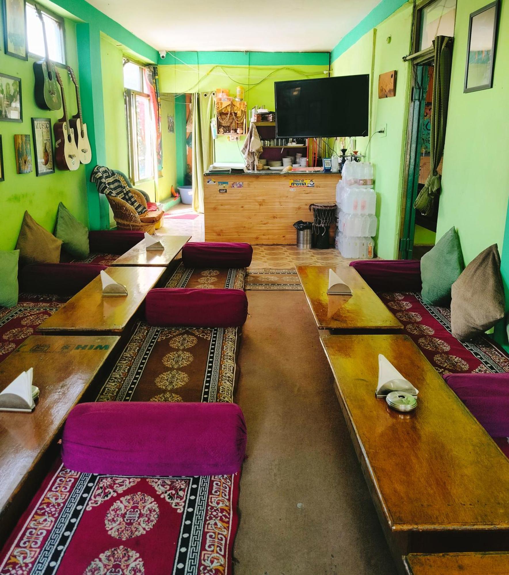 Non Stop Cafe Hostel & Stay Manāli Exterior foto
