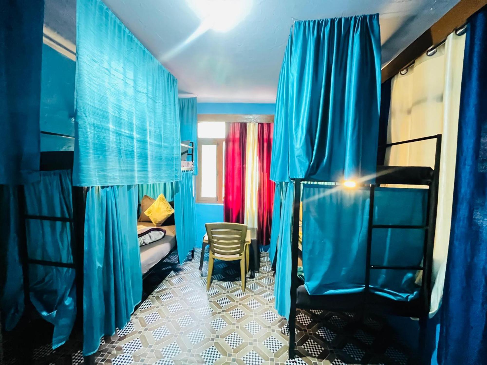 Non Stop Cafe Hostel & Stay Manāli Exterior foto
